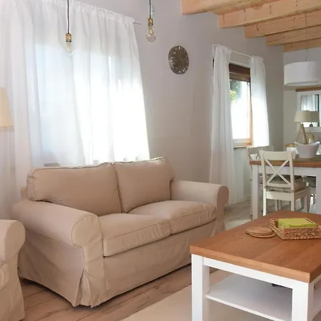 בית נופש Domek Szafir Lubiana